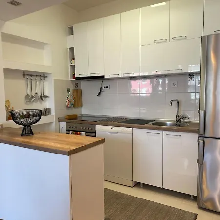 Cozy Modern & Near Center & Free Parking * Scopia