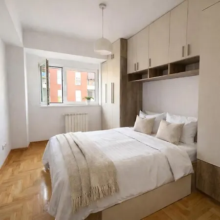 Apartment Cozy Modern & Near Center & Free Parking Skopje