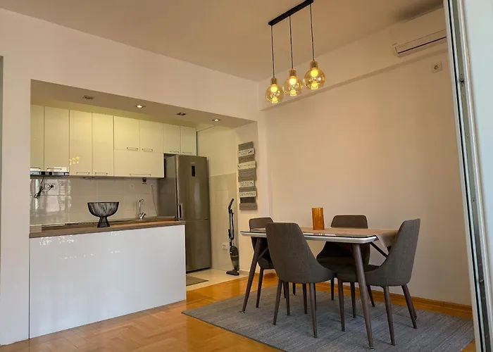 Cozy Modern & Near Center & Free Parking