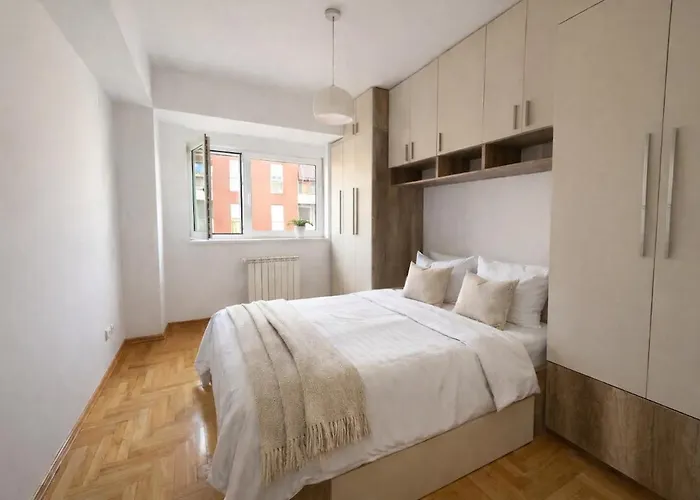 Apartment Cozy Modern & Near Center & Free Parking Skopje