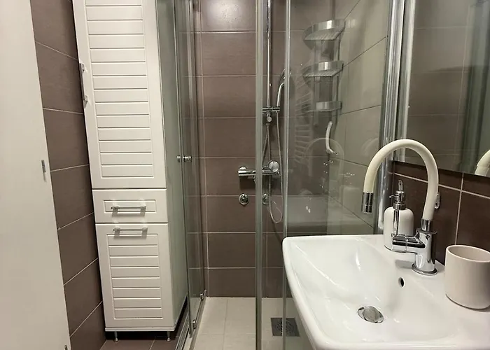 Cozy Modern & Near Center & Free Parking Apartment *